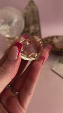 Load and play video in Gallery viewer, Citrine Faceted Heart 004
